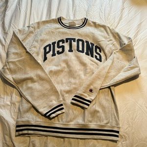 Champion Detroit Pistons crew neck sweatshirt size medium